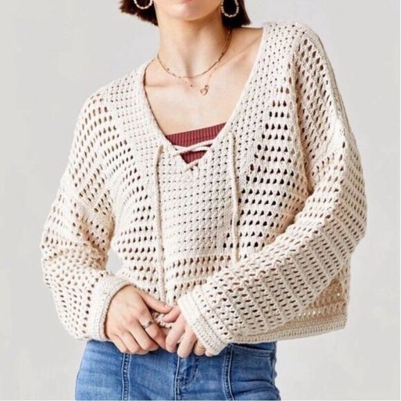 Audrey Parks X Francesca’s Beige Elianna Crochet Lace Up Cropped Sweater S Boho - Picture 1 of 11